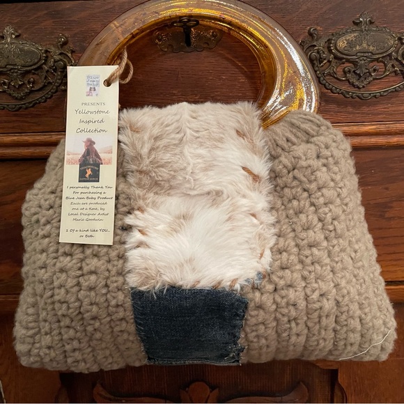 BJB211 PRESENTS YELLOWSTONE INSPIRED HAND BAGS - Picture 4 of 4